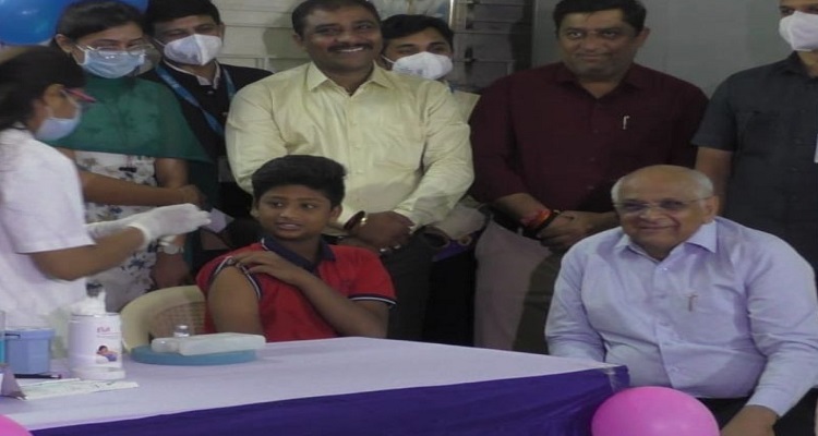 CM મુખ્યમંત્રી ભૂપેન્દ્ર પટેલે ગાંધીનગરની બોરીજ પ્રાથમિક શાળાએથી રાજ્યવ્યાપી કોરોના રસીકરણનો કરાવ્યો પ્રારંભ