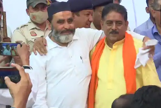 Hindu-Muslim parties came together after the violence in Jahangirpuri