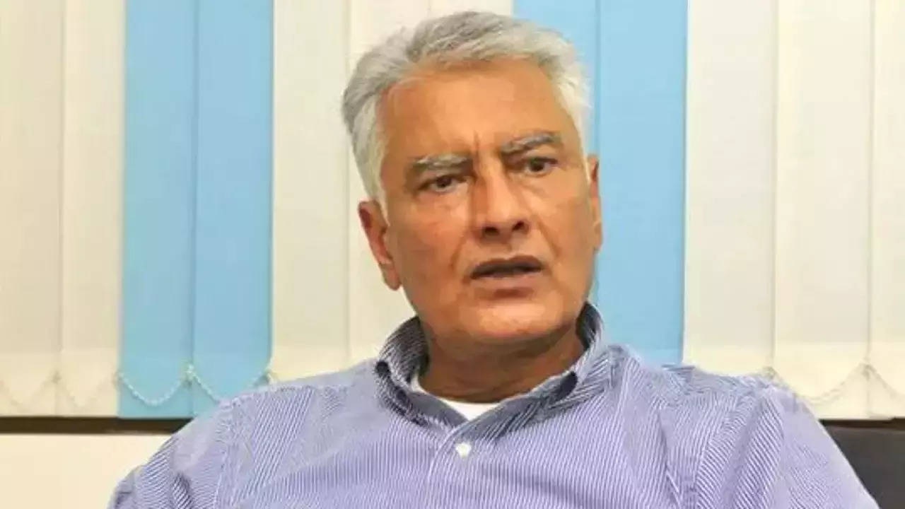 Sunil Jakhar will be suspended from Congress for 2 years