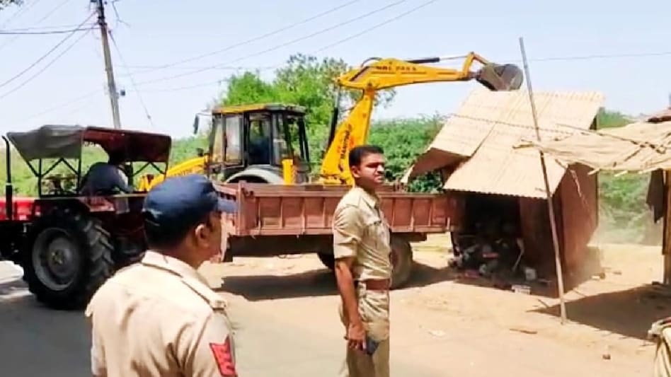 Bulldozers ran on the property of those accused of violence in Khambhat