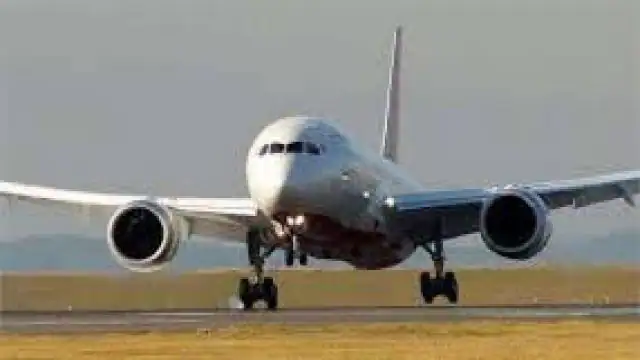 flight 1610114977 ઉડતી ફ્લાઈટનો દરવાજો અચાનક ખૂલ્યો, મુસાફરોએ બતાવી બહાદુરી