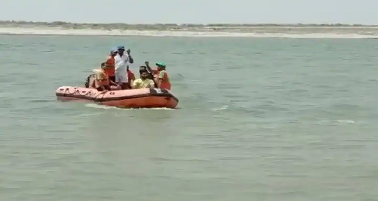 12 13 ગંગા નદીમાં ન્હાવા પડેલા છ બાળકો ડૂબ્યા,બેના મૃતદેહ મળી આવ્યા