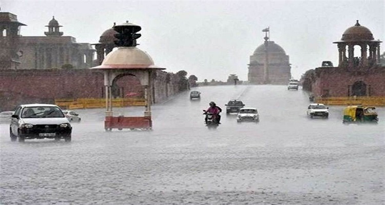 pk 7 દિલ્હીમાં ભારે વરસાદ,રાજનાથ સિંહની ફ્લાઈટ સહિત અનેક વિમાનો કરાયા ડાયવર્ટ