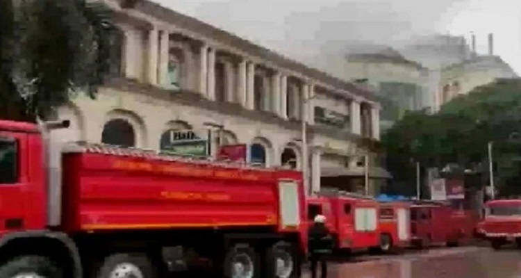 6 16 મુંબઇના મોલમાં લાગી ભીષણ આગ, 12 ફાયર ટેન્ડર ઘટનાસ્થળે