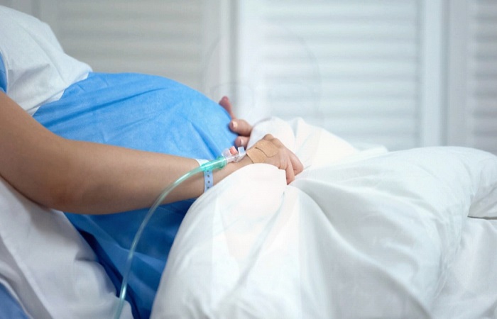 Young Woman Pregnant મોરલો કળા કરી ગયોઃ બીમાર તરૂણીની દાખલ કરાતા ગર્ભવતી નીકળી