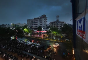 Ahmedabad rain with wind