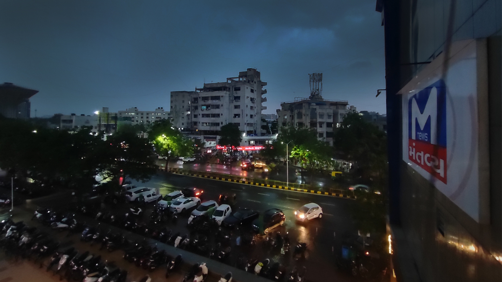 Ahmedabad rain with wind