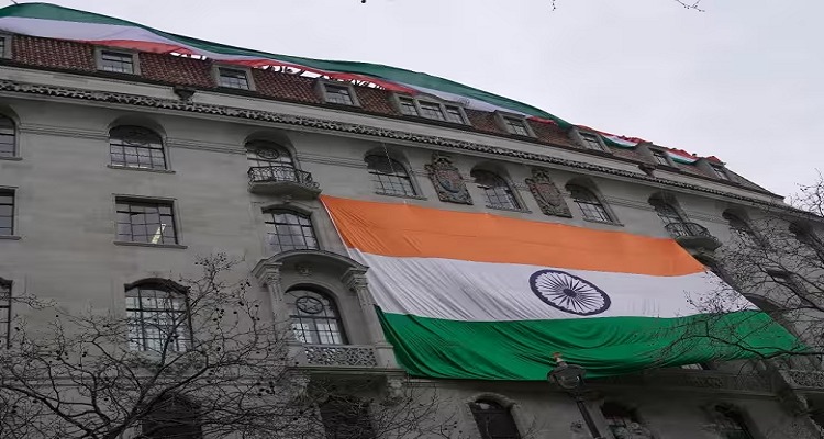 21 4 લંડનમાં ભારતીય હાઇકમિશને ખાલિસ્તાન પ્રદર્શનકારીઓને આ રીતે આપ્યો જડબાતોડ જવાબ,જુઓ વીડિયો