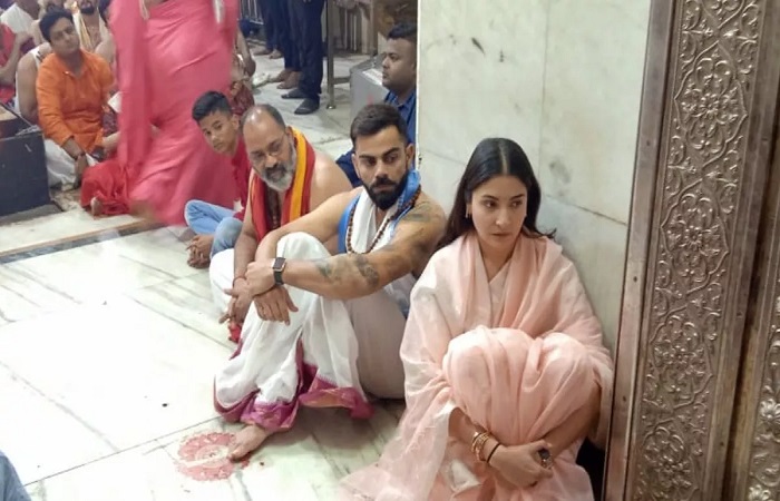 Kohli Anoushka વિરાટ કોહલી અને અનુષ્કા શર્માએ હવે ઉજ્જૈનમાં મહાકાલના દ્વાર પર ભસ્મ આરતીમાં ભાગ લીધો