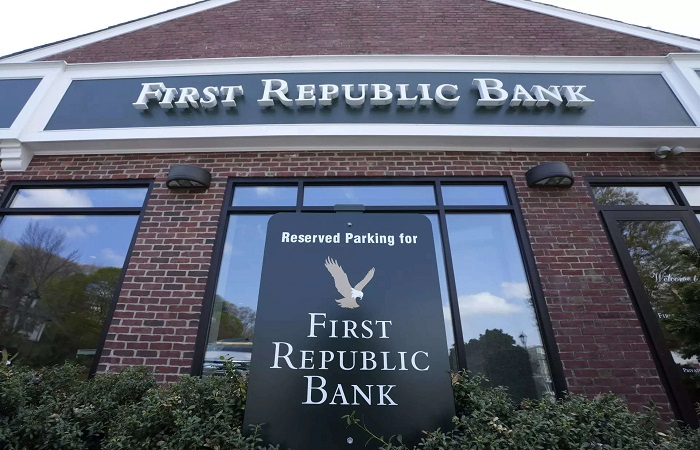 First Republic Bank US રેગ્યુલેટર્સે ફર્સ્ટ રિપબ્લિક બેન્ક કબ્જે કરી, જેપી મોર્ગન તેને હસ્તગત કરશે