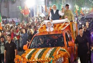 Modi Bengluru road show બેંગલુરુમાં ભાજપનું કાર્પેટ બોમ્બિંગ, PM મોદીનો 26 કિલોમીટરનો મેગા રોડ શો
