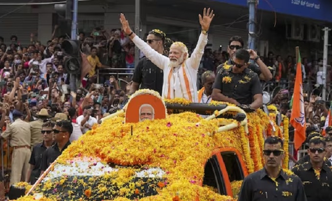 PM Modi Roadshow પીએમ મોદીનો કર્ણાટકમાં બેંગ્લુરુ ખાતે જબરજસ્ત રોડ શો