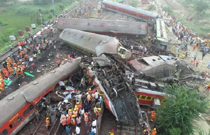 Railway accident 1 2 અકસ્માતના 51 કલાક પછી પૂર્વવત્ થયો ટ્રેન વ્યવહાર