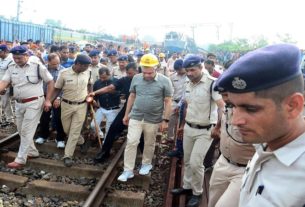 Railway accident Inquiry રેલ્વે દુર્ઘટનાની સીબીઆઈ તપાસઃ કાવતરાની આશંકા
