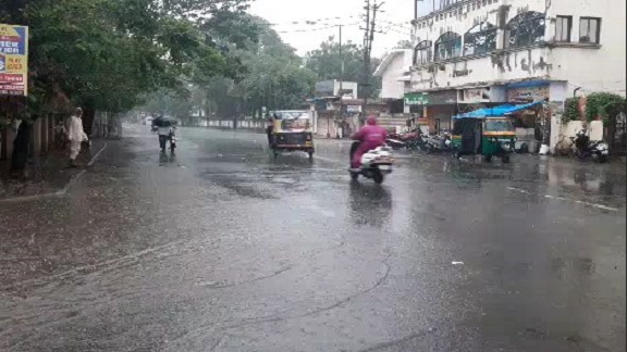 Untitled 165 6 ગુજરાતમાં આગામી 4 દિવસ ભારેથી અતિભારે રહેશે વરસાદ, જાણો 24 કલાકમાં ક્યાં કેટલો પડ્યો