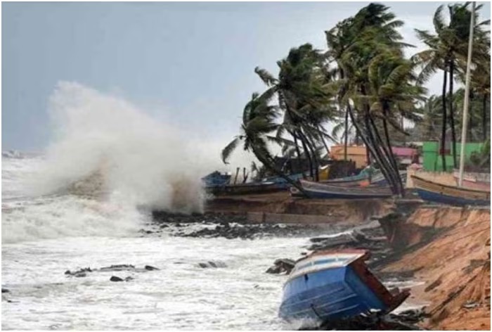 cyclone biparjoy to intensify further in next 12 hours warning issued for saurashtra and kutch coasts બિપોરજોય આગામી 12 કલાકમાં વધુ તીવ્ર બનશે, સૌરાષ્ટ્ર અને કચ્છના દરિયાકાંઠે જારી ચેતવણી