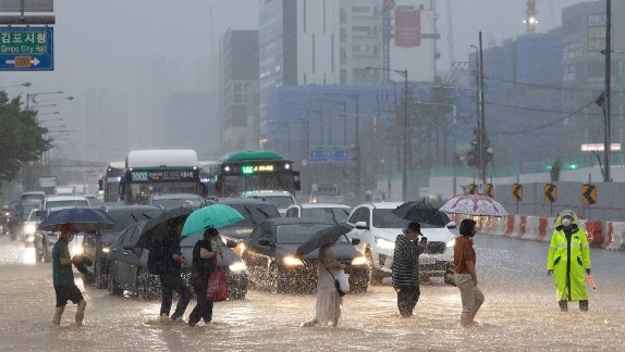 Heavy Rain In South Korea