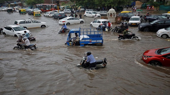 Ahmedabad rain 2 1 વરસાદ આજે દક્ષિણ ગુજરાતને ધમરોળશેઃ સુરતીઓ સાવધ રહો