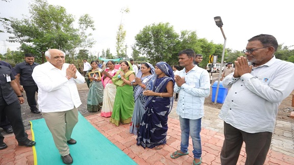CM Adijati સીએમ આદિજાતિના ગામોની મુલાકાતેઃ પ્રાકૃતિક ખેતી કરતાં ખેડૂતો સાથે સંવાદ