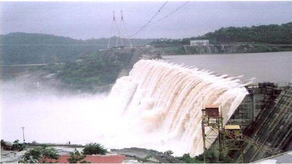 Gujarat reservoir ગુજરાતમાં સીઝનના 43 ટકા વરસાદમાં 200 જળાશયો 70 ટકા ભરાયા