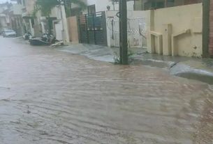 Kutch Heavy rain કચ્છના અનેક વિસ્તારોમાં અવિરત વરસાદ જારીઃ નલિયા-નારાયણ સરોવર માર્ગ બંધ