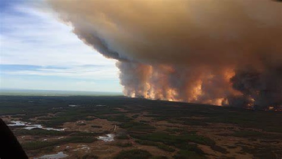 Canada Wildfire 1 કેનેડાના બ્રિટિશ કોલંબિયા પ્રાંતમાં ભીષણ આગ, લોજમાં 150 લોકો ફસાયા