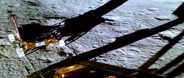 Pragyan rover landing ચંદ્રયાન-3 મિશન: પ્રજ્ઞાન રોવરનું ચંદ્ર પર મૂન વોક, ઇસરોએ જારી કર્યો Video