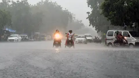 Rain Gujarat 1 1 ગુજરાતમાં આગામી પાંચ દિવસ હળવાથી મધ્યમ વરસાદની આગાહી