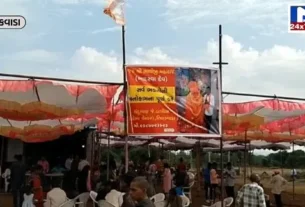 Bhandara held in Bhadrava Dev Bhathiji Maharaj temple at Poonam Mela tilakwada ભાદરવા દેવ ભાથીજી મહારાજના મંદિરે પૂનમના મેળામાં ભંડારો યોજાયો