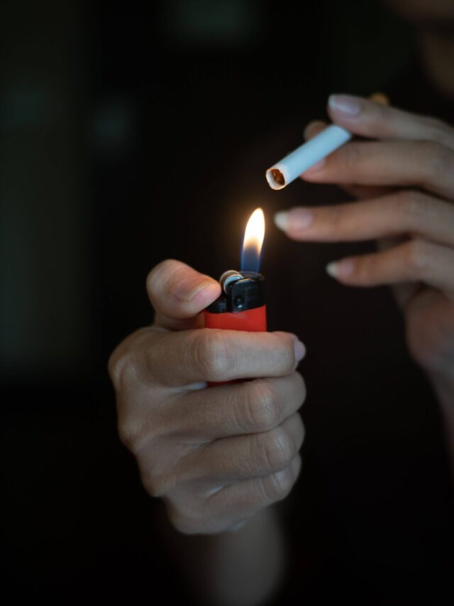 6244245dbb77552ab54ac43b_women-smoking-2022-02-24-09-30-48-utc-min (1)