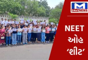 Beginners guide to 56 2 દેશમાં બીજા સ્થળોએ NEET ફરીથી લેવા માટે તો ગુજરાતમાં RENEETનો વિરોધ
