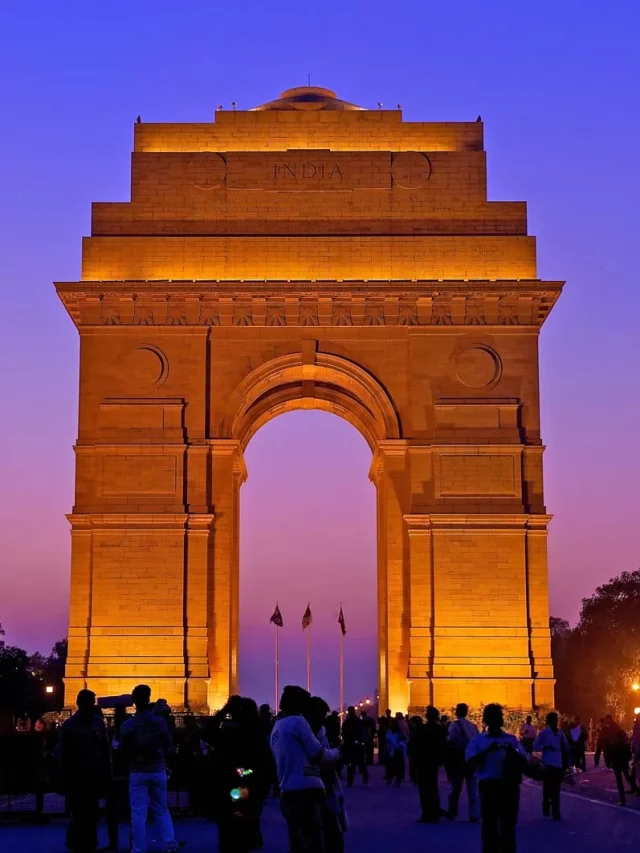 New-Delhi-India-War-Memorial-arch-Sir