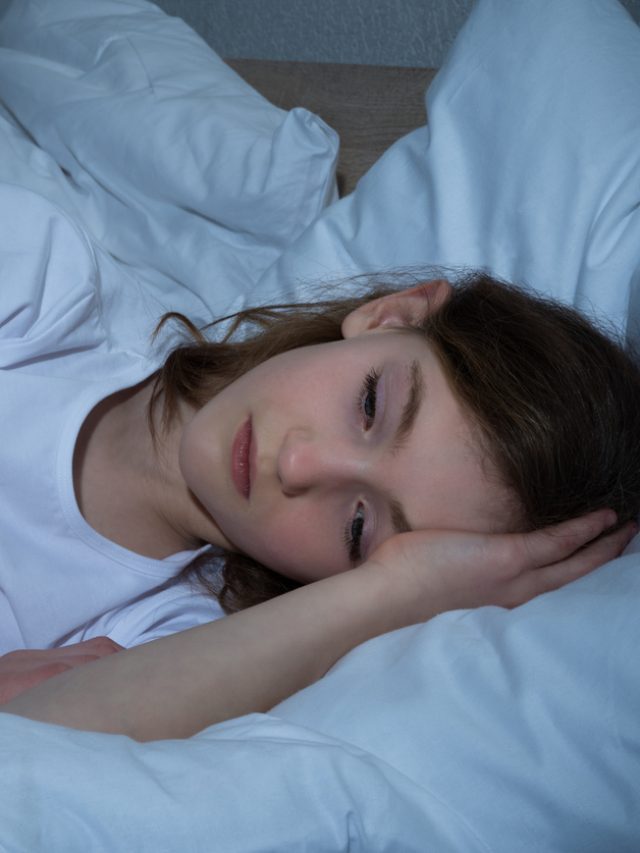girl-anxious-in-bed