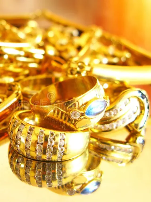 gold-jewels-10520523