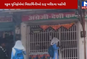 Students from Mandla arrive to buy liquor