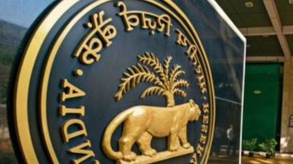 https://mantavyanews.com/rbi-has-imposed-restrictions-on-this-bank-of-the-country-what-will-happen-to-the-money-deposited-in-your-accountnp/2025/