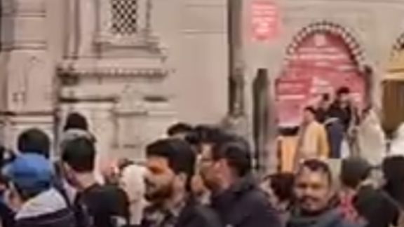 અયોધ્યામાં ભક્તોની અવિરત ધારા
