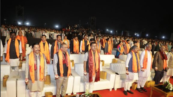 આ પ્રસંગે કેબિનેટ મંત્રીઓ સહિતના મંત્રીમંડળના સભ્યો સહભાગી થયા હતા