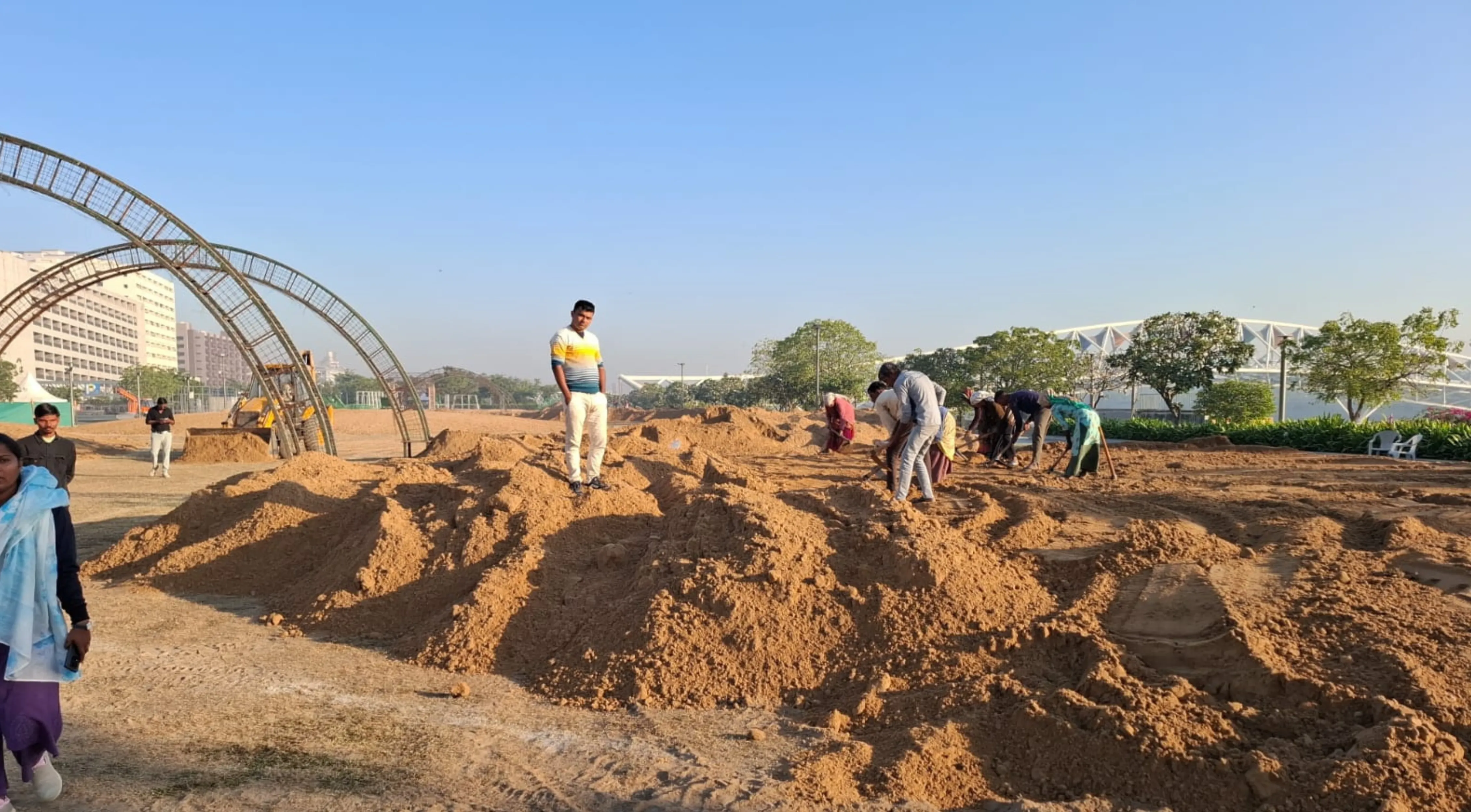 ફ્લાવર શો (flower show) પ્રાથમિક તૈયારીઓમાં