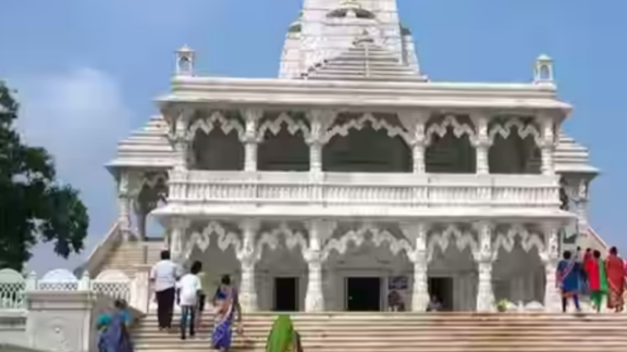 નવનીત બાલધિયા પર હુમલો થયાના 11 દિવસ પછી તેને હોસ્પિટલમાંથી રજા આપવામાં આવી છે. 