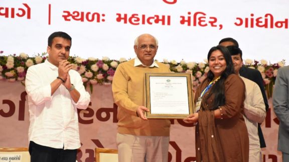 બસ ચાલકો સલામત સવારીની સાથે સમયપાલનની મોટી જવાબદારીનું વહન કરીને રાજ્ય સરકારની ઇમેજ ઘડનારા મહત્વપૂર્ણ અંગ છે