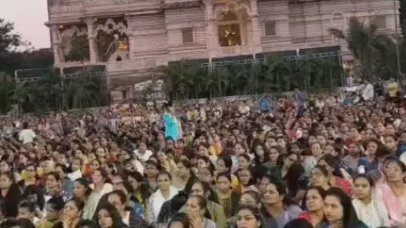 સમાજ પાસે ન કોઈ સ્પષ્ટ નિયમ છે, ન કોઈ બંધારણ – જે અત્યંત ગંભીર બાબત છે.