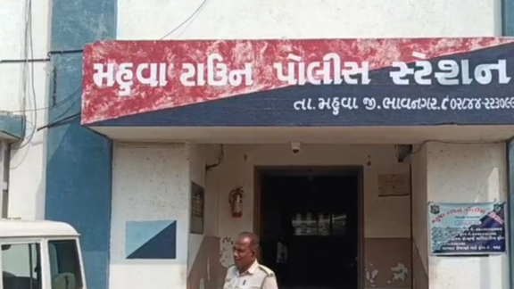 નવનીત બાલધિયા પર હુમલો થયાના 11 દિવસ પછી તેને હોસ્પિટલમાંથી રજા આપવામાં આવી છે. 