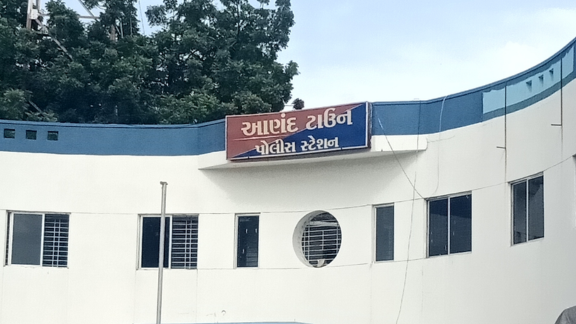 આણંદ(Anand)નું વિદેશ જવા નીકળેલું અપહ્યત દંપતી સલામત