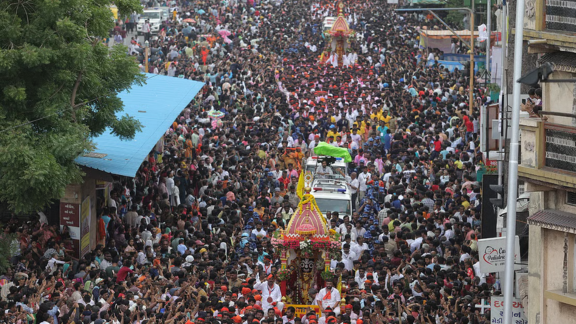 Bhadrakali Matajiની શોભાયાત્રાને મેયરે પ્રસ્થાન કરાવ્યું