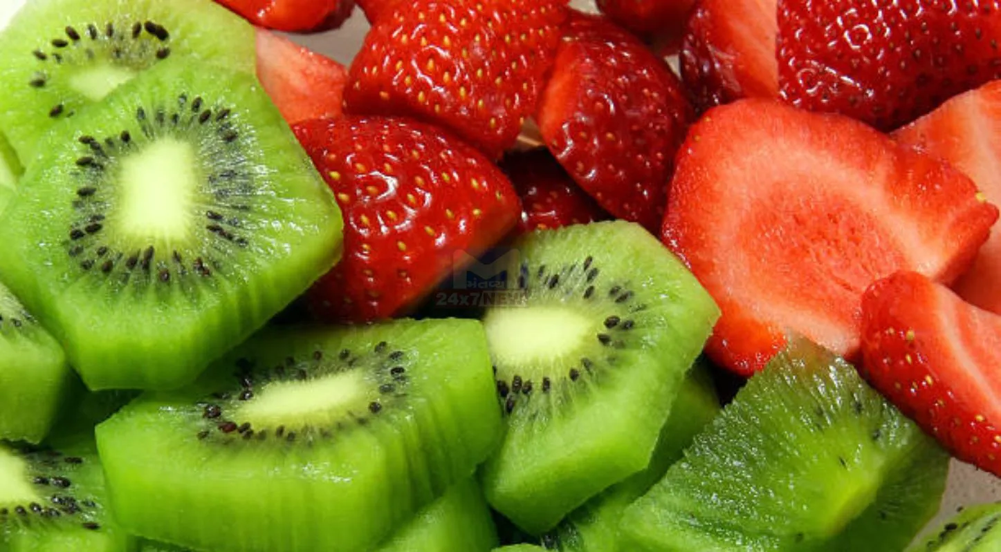 Fruit Custard, હોળી, સફરજન, કેળા, કાળી દ્રાક્ષ