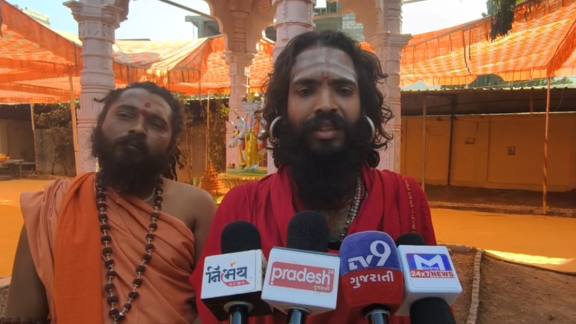 ભવનાથ(Bhavnath)માં વિવાદ જ ભવોભવ, જૈન ધર્મની પતાકાથી વિવાદ