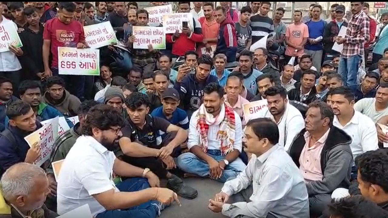 Navsari dairy protest