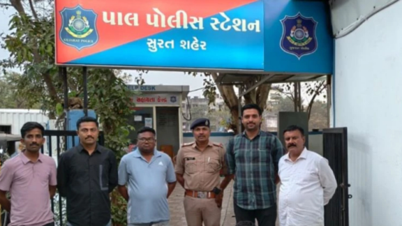 Suicide સુરતમાંઃ ઘરકંકાસના લીધે સંતોષે કર્યુ આત્મવિલોપન