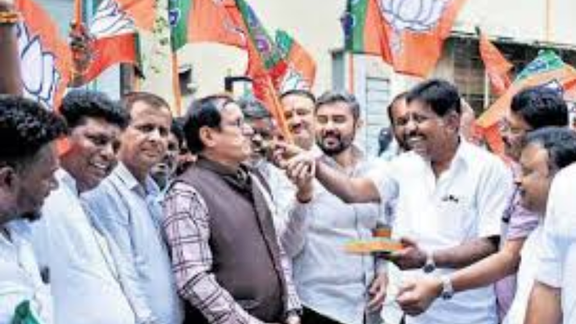 રાજકોટ ભાજપ (Rajkot BJP)માં કોર્પોરેટરની અશ્લીલ ચેટથી ખળભળાટ
